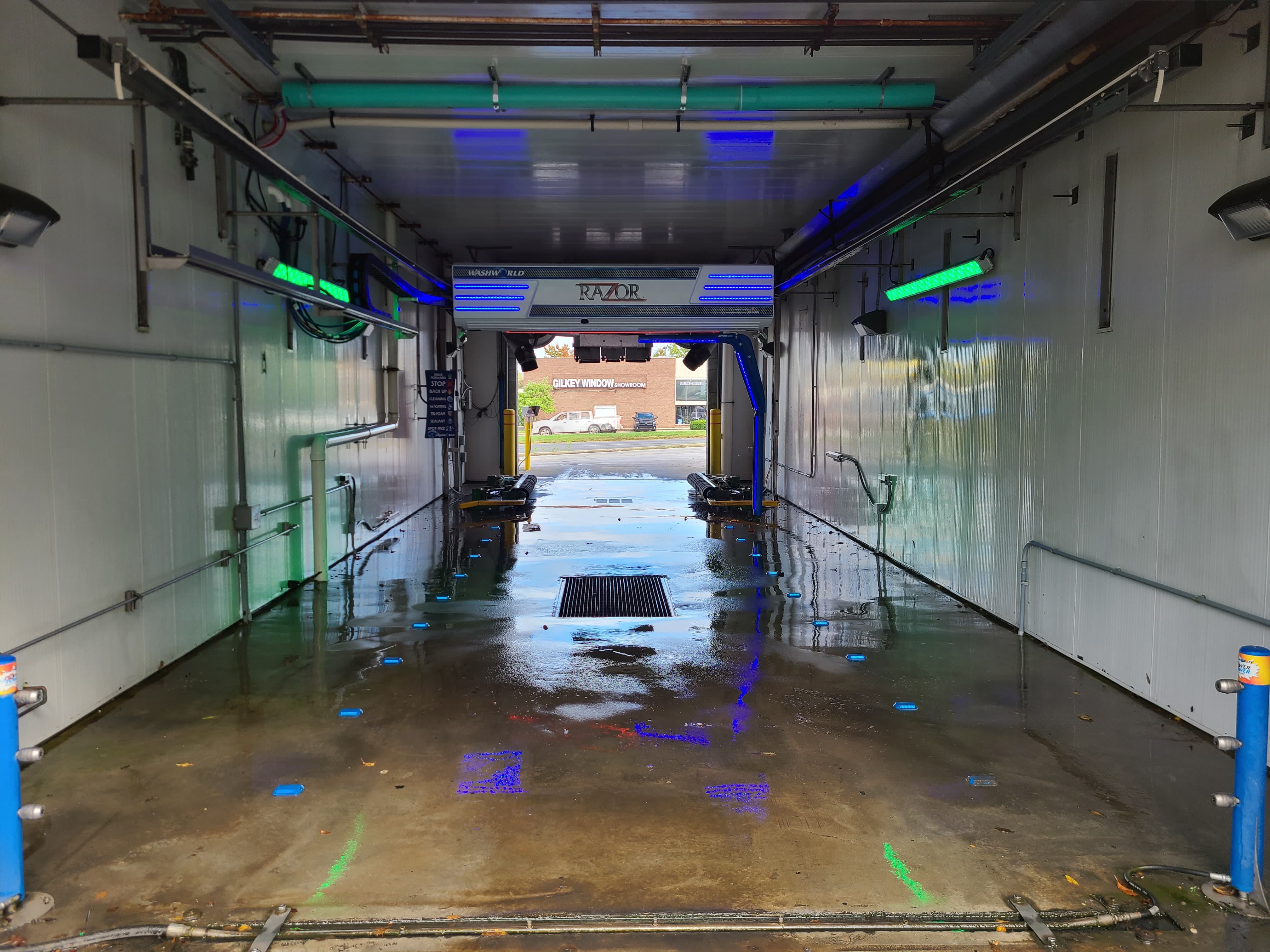 Washworld Razor touchless bay